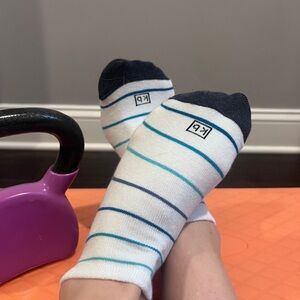 Women’s K•B Low-Cut Athletic No-Show Socks in White with Navy & Teal Stripes